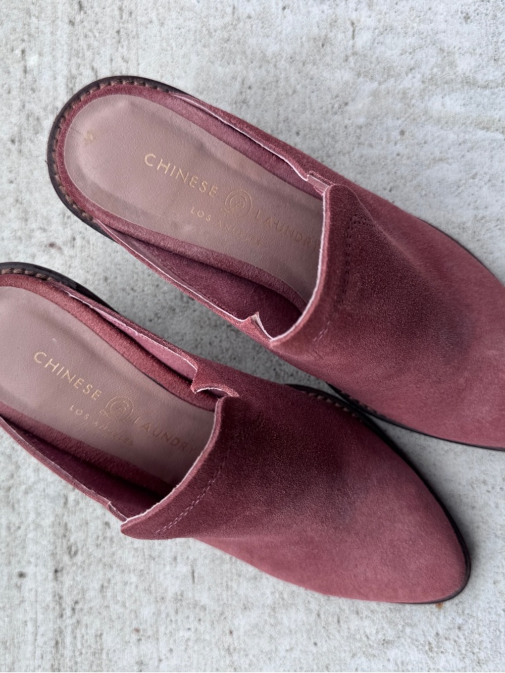Chinese Laundry Women's Mauve Suede Pointed Slip-On Bootiesi
